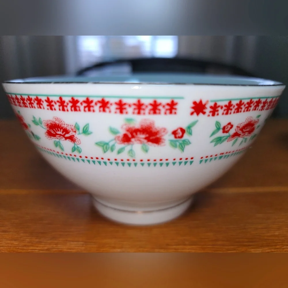 Vintage Action Industries‎ Rice Bowls (2)